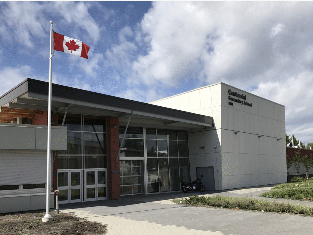 Budova Centennial Secondary School, Coquitlam, Kanada