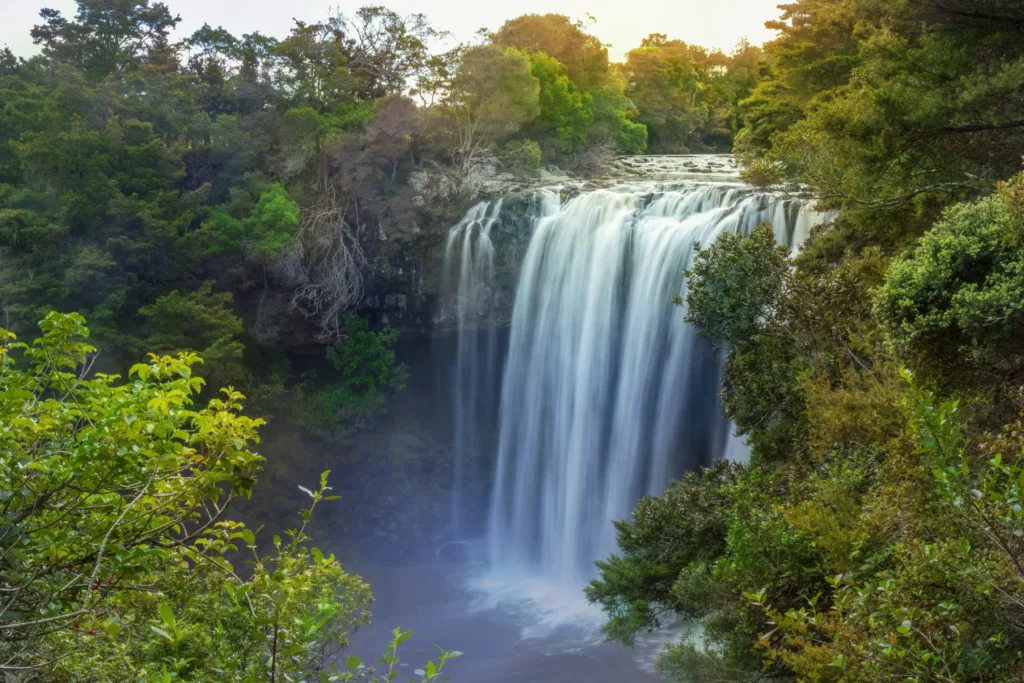 Vodopád Rainbow Falls pri Kerikeri, Nový Zéland
