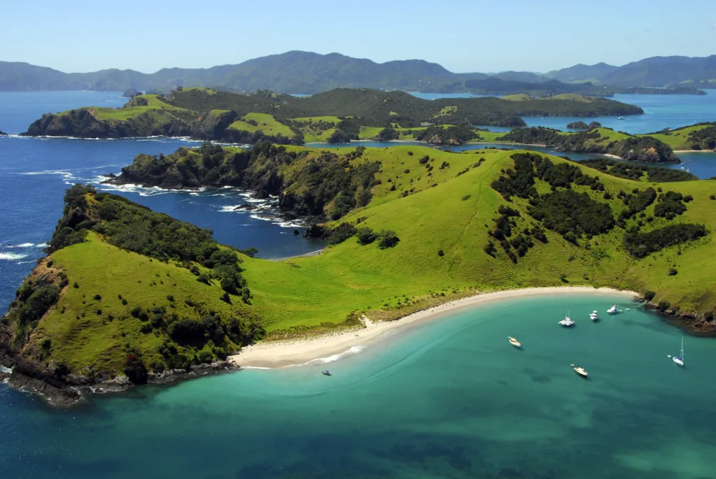 Letecký pohľad na Bay of Islands, Nový Zéland