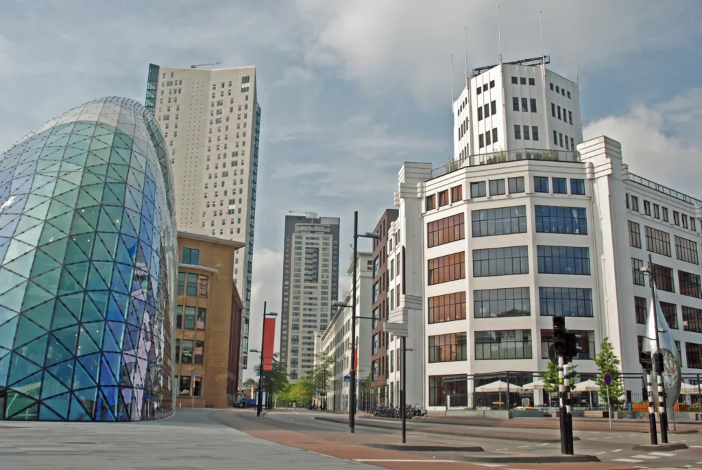Moderná architektúra v centre Eindhovenu