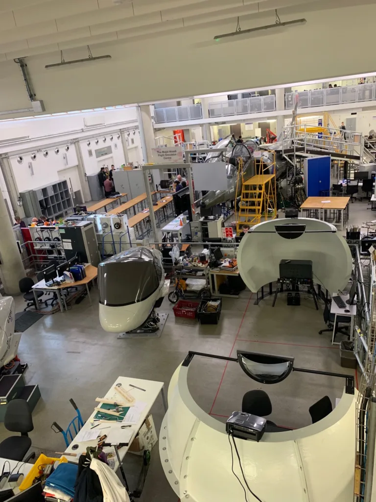 Letecké simulátory v inžinierskej hale Coventry University