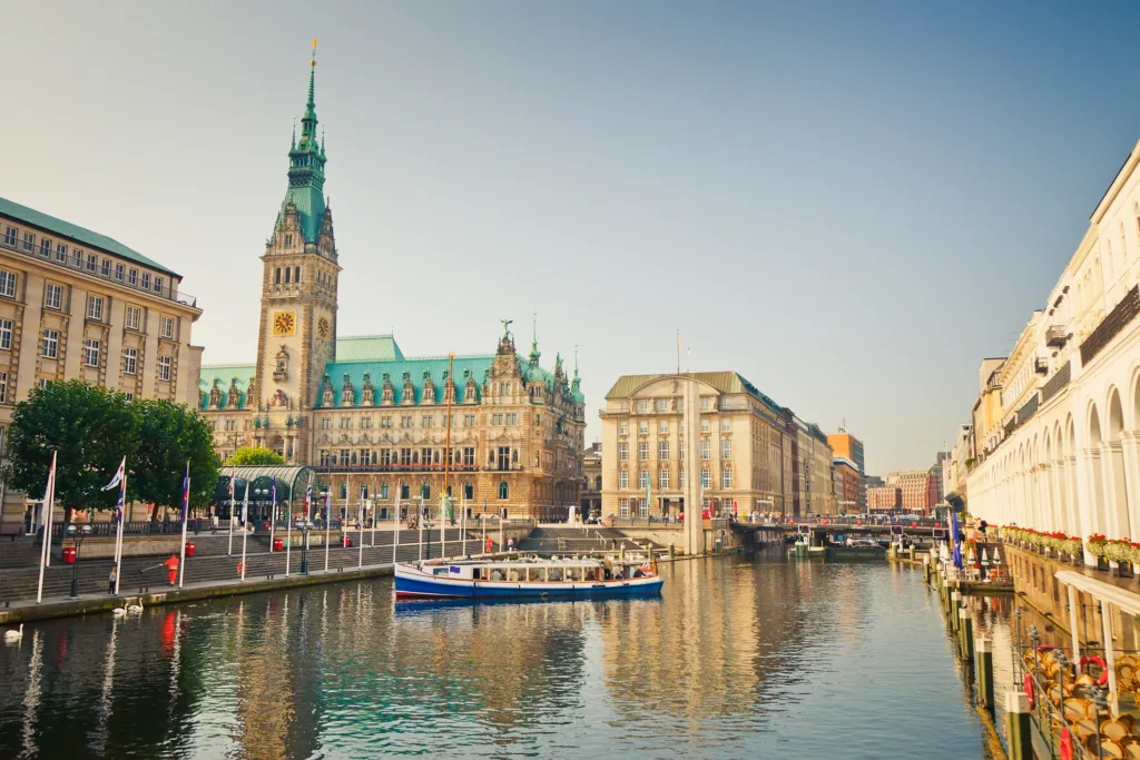 Hamburg, radnica a jazero Binnenalster