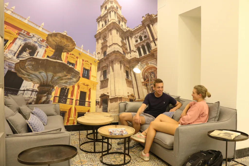 Oddychová zóna s nástennou maľbou Málagy, Enforex Málaga