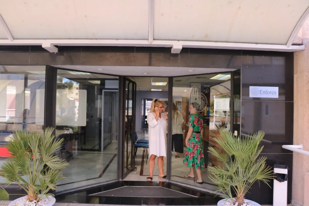 Vstup do školy, Enforex Marbella