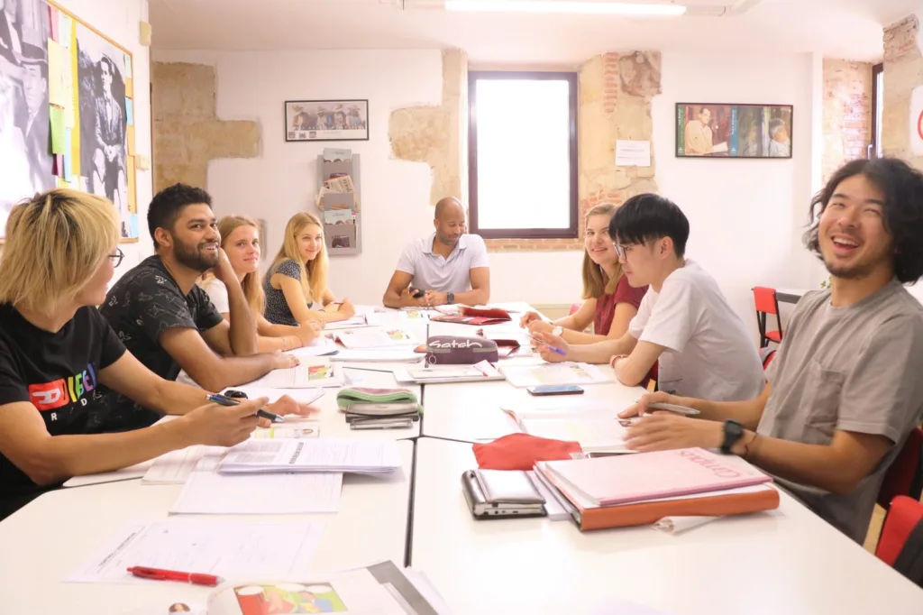 Hodina španielčiny v učebni, Enforex Salamanca